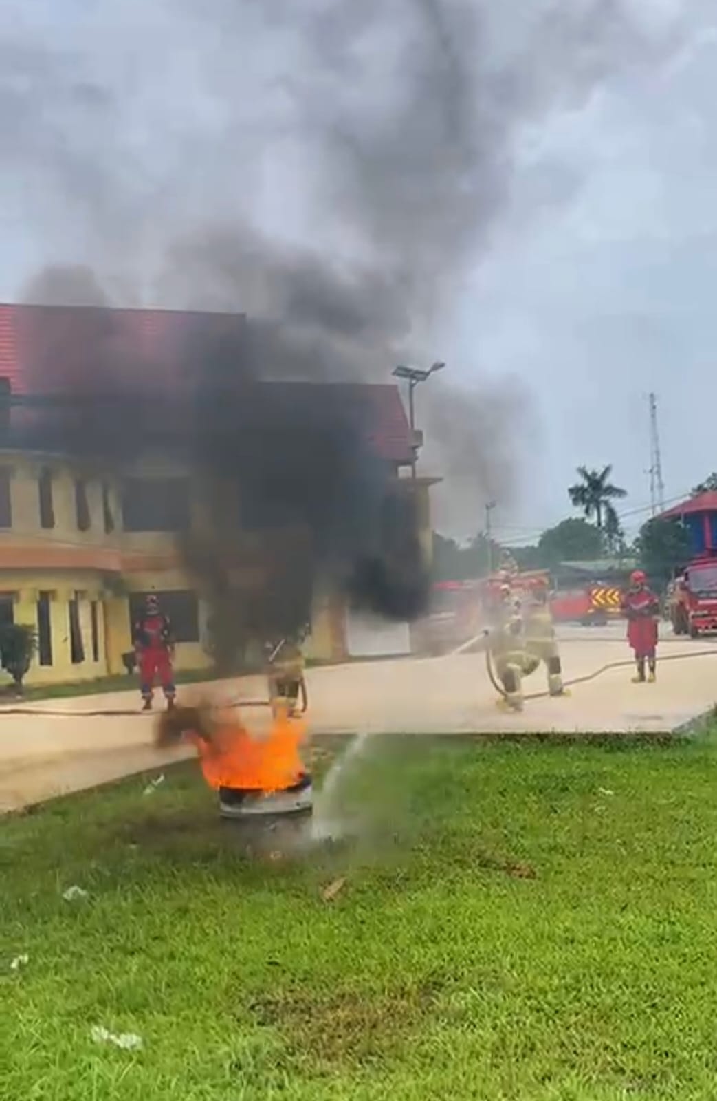 BERITA GAMBAR SIMPATIK